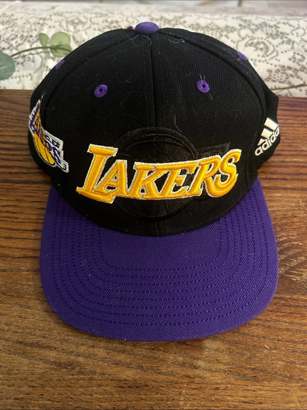 Los Angeles Lakers Snapback Hat